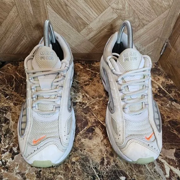 Nike women's Air Max Tail Wind white running training shoes size 7.5.