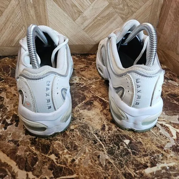 Nike women's Air Max Tail Wind white running training shoes size 7.5.