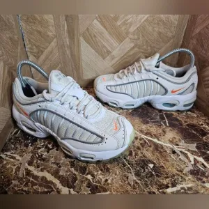 Nike women's Air Max Tail Wind white running training shoes size 7.5.