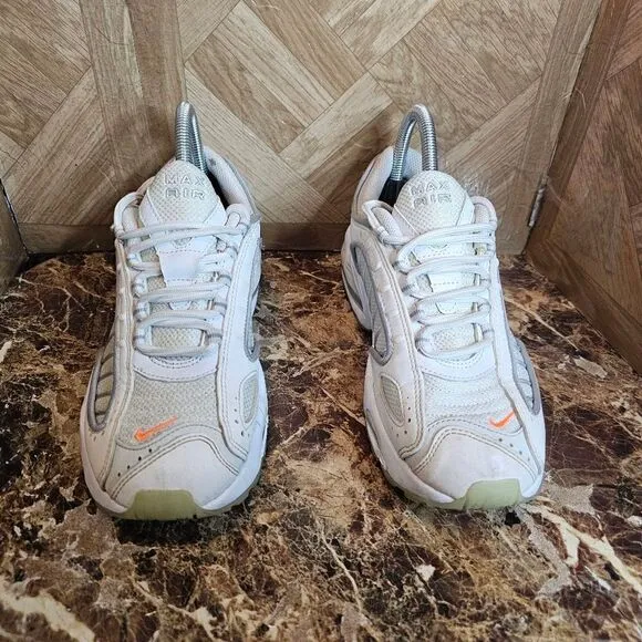 Nike women's Air Max Tail Wind white running training shoes size 7.5.