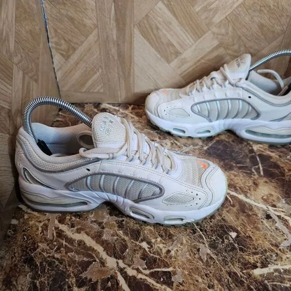 Nike women's Air Max Tail Wind white running training shoes size 7.5.