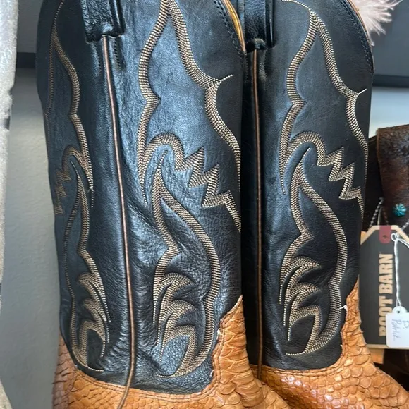 Nocona Brown and Black Western Boots Men’s size 8