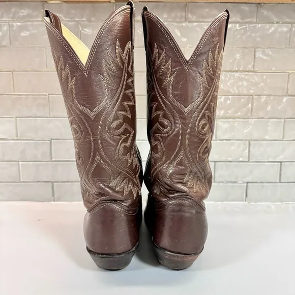Nocona Men’s Brown Leather Cowboy Boots size 9 D Needle Toe Made in the USA