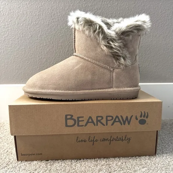NWB Bearpaw Helaina women’s short boots size 8
