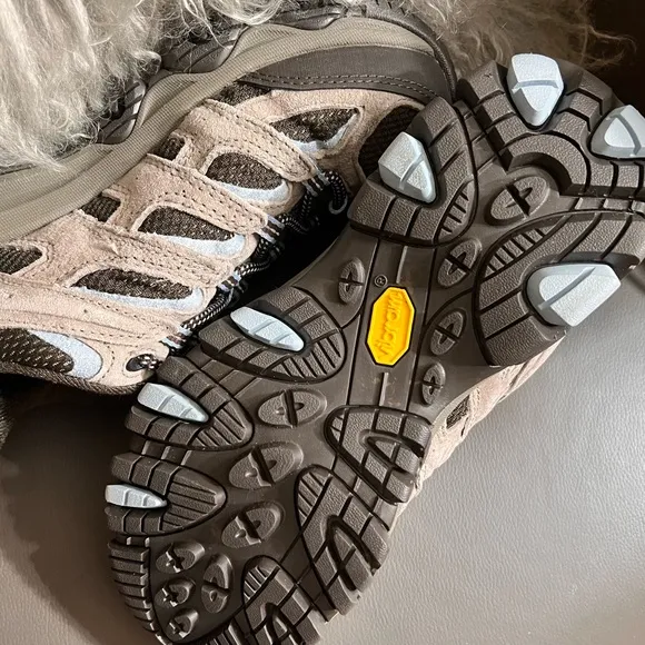 NWOB $140 Merrell NEW! Hiking Shoes