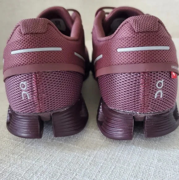NWOB On Cloud Monochrome Grape Running Shoes 6.5