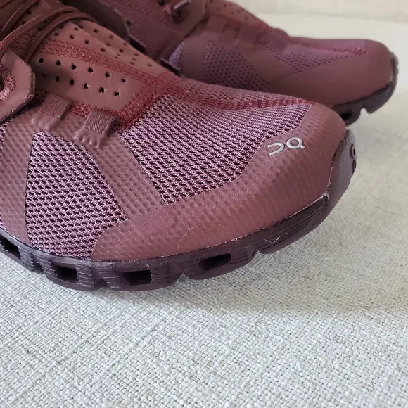 NWOB On Cloud Monochrome Grape Running Shoes 6.5