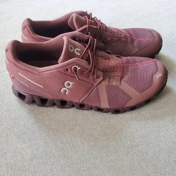 NWOB On Cloud Monochrome Grape Running Shoes 6.5
