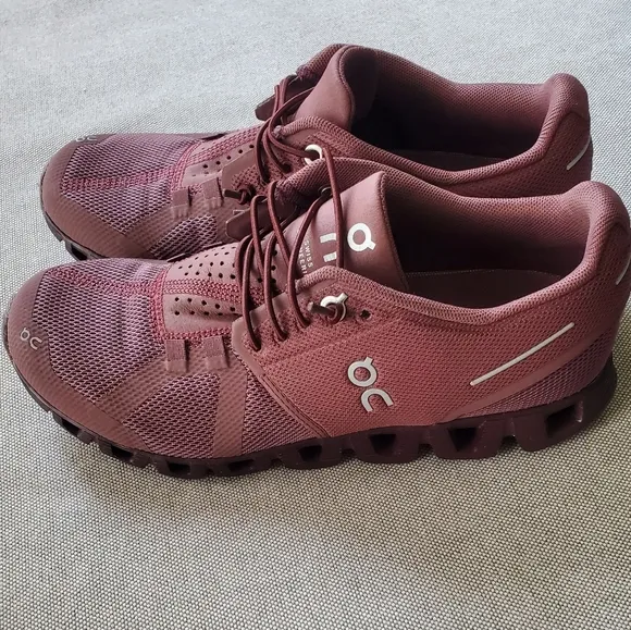 NWOB On Cloud Monochrome Grape Running Shoes 6.5