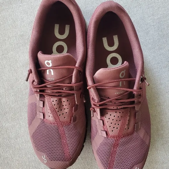 NWOB On Cloud Monochrome Grape Running Shoes 6.5