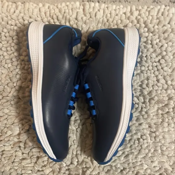 NWOB Thestron men Golf Shoes Professional Sneakers Outdoor Golfing Footwear 11.5