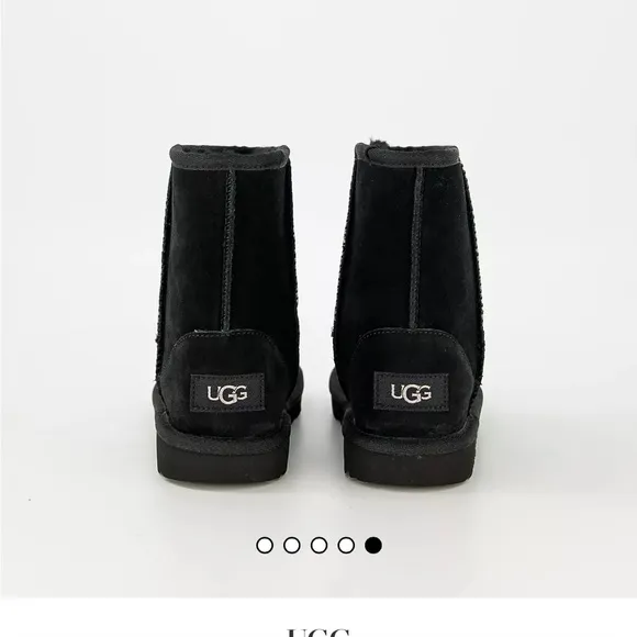 NWOB UGG Boots w/ stars 🌟