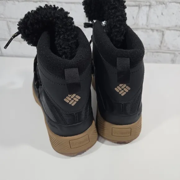 NWOT Columbia Women's Red Hills Omni-Heat Snow Boots