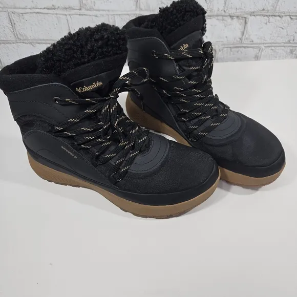 NWOT Columbia Women's Red Hills Omni-Heat Snow Boots