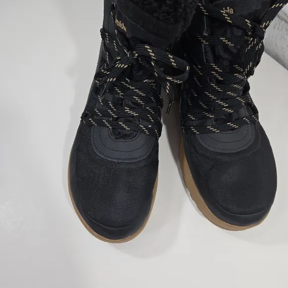 NWOT Columbia Women's Red Hills Omni-Heat Snow Boots