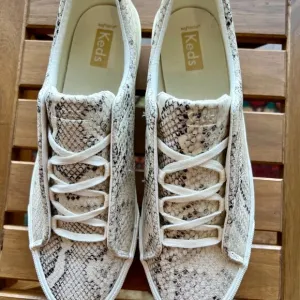 NWOT Keds Snake Print Canvas Sneakers Lace-Up / slip  On Comfort Shoes US Sz 10