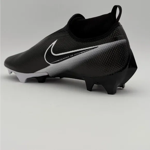 NWOT Men's Size 12 Black And White Nike Vapor Edge Pro 360 WD Football Cleats
