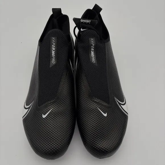 NWOT Men's Size 12 Black And White Nike Vapor Edge Pro 360 WD Football Cleats