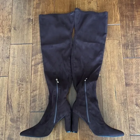 NWOT New York &amp; company Women Boots Size 9