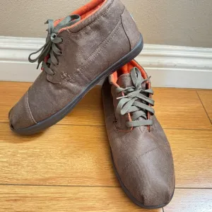 NWOT TOMS Men’s Wax Twill Botas Boots Size 9.5