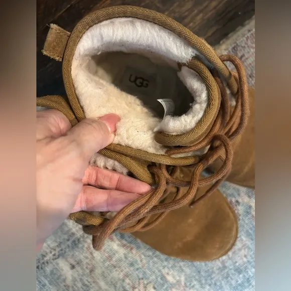 NWOT UGG Neumel Lifestyle Boots