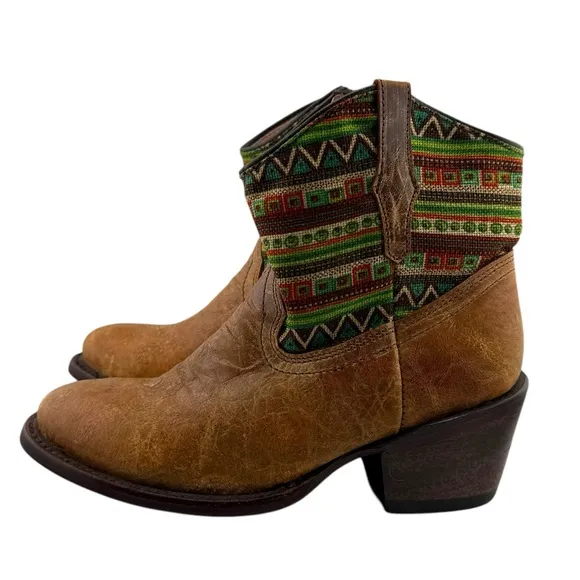 NWOT Vaccari CowboyWestern Aztec Leather Boots Women’s Sz 5.5