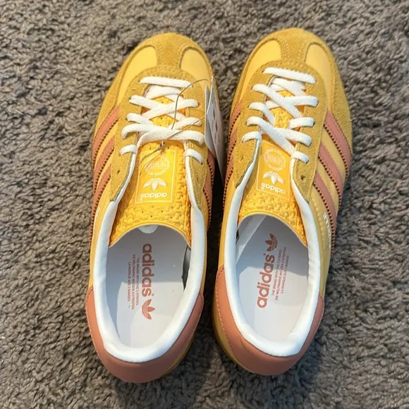 NWT Adidas Gazelle Indoor Sneakers Semi Spark/Wonder Clay/Cloud White W5.5