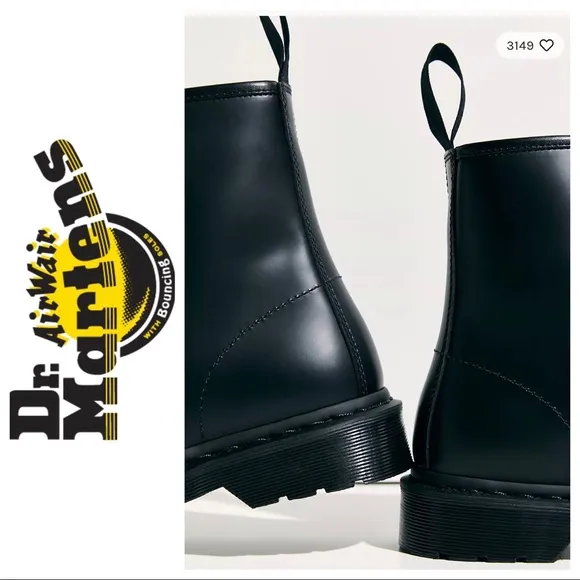 NWT Dr. Martens 1460 Mono Black Smooth Leather Lace Up Boots- Unisex