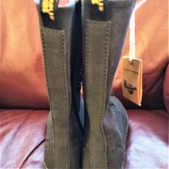 NWT Dr Martens Docs boots Women USSA 5 Black Air Wair black canvas zipper/laces