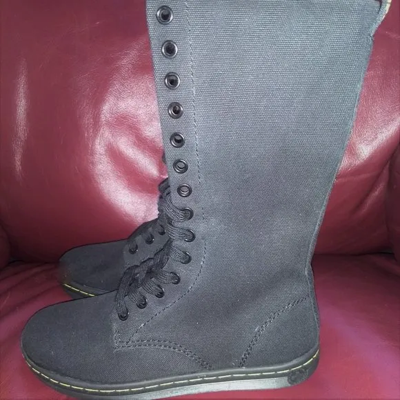 NWT Dr Martens Docs boots Women USSA 5 Black Air Wair black canvas zipper/laces