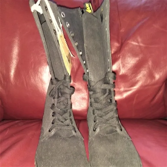 NWT Dr Martens Docs boots Women USSA 5 Black Air Wair black canvas zipper/laces