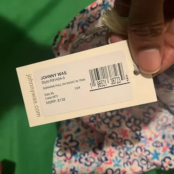 NWT Johnny Was Floral Scalloped Hem Women's Shorts size XL