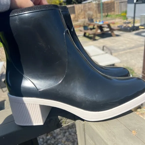 NWT Kate Spade Puddle Rubber Black Ankle Boots size 11