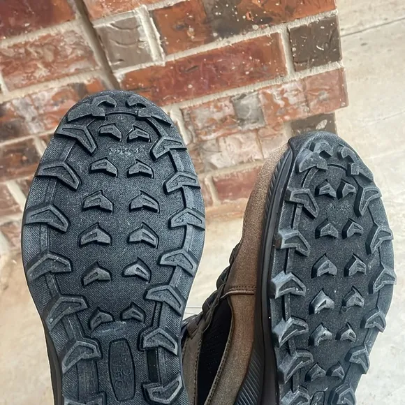 NWT Ocean Coast Hiking Shoes! Men’s 10