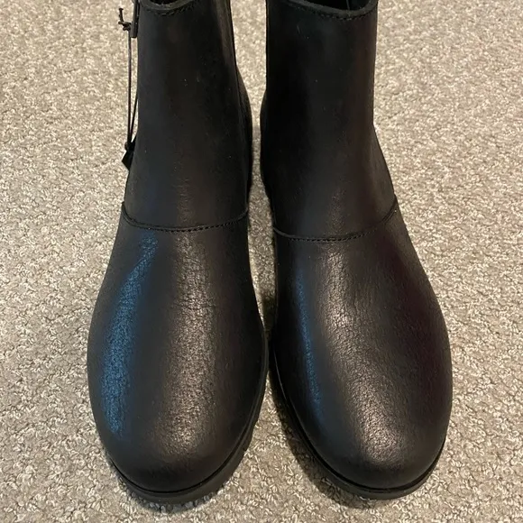 NWT Sorel Women’s Harlow Boots size 7