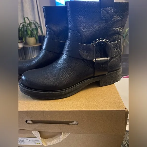 NWT Women’s Zodiac Fiera Black Leather Boots