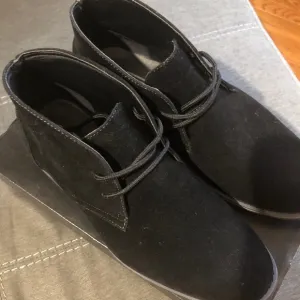 OAK &amp; RUSH Men’s Black Chukka Boots 9.5