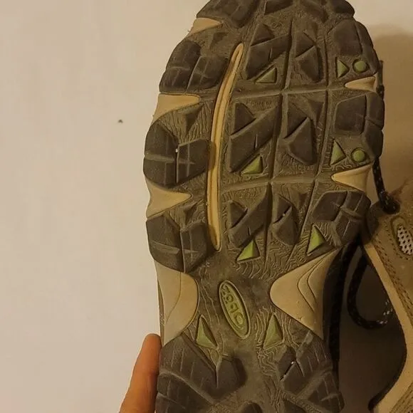 Oboz women's hiking shoes size 9.5