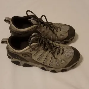 Oboz women's hiking shoes size 9.5