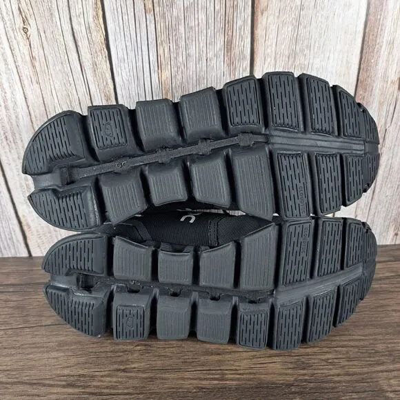 On Cloud 5 Waterproof Black Bungee Slip On Running Sneaker Women's Sz 5.5 (VGC)