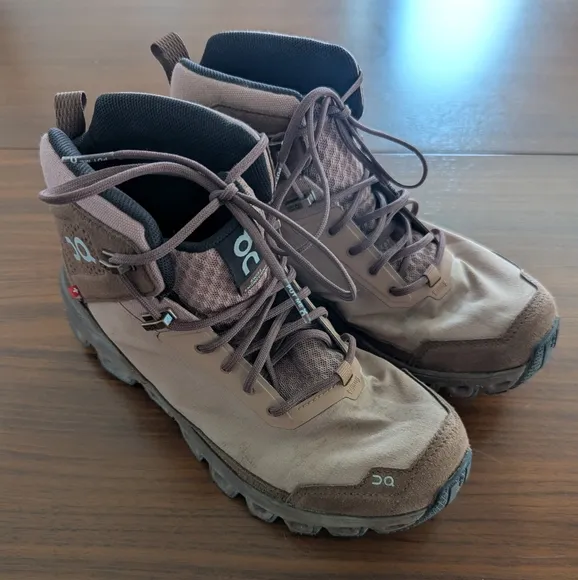 On Cloud Cloudridge Womens 7.5 Hiking Boots/Shoes Mocha/Pebble Pre Owned