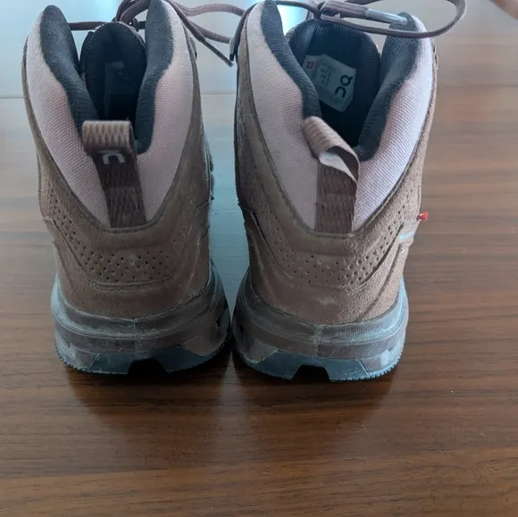 On Cloud Cloudridge Womens 7.5 Hiking Boots/Shoes Mocha/Pebble Pre Owned