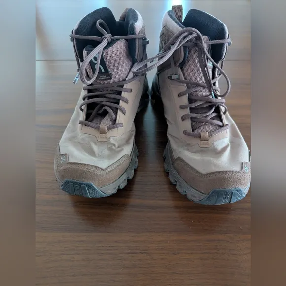 On Cloud Cloudridge Womens 7.5 Hiking Boots/Shoes Mocha/Pebble Pre Owned