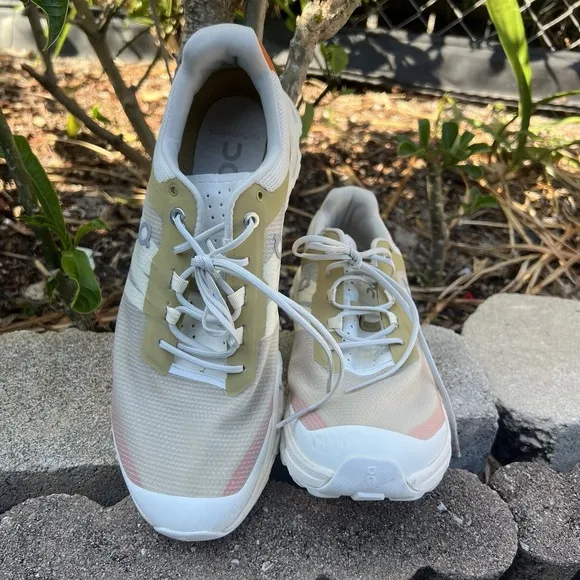 On Cloudvista Ivory Bronze Womens Size 9.5 / 64.98052 Very Good Condition