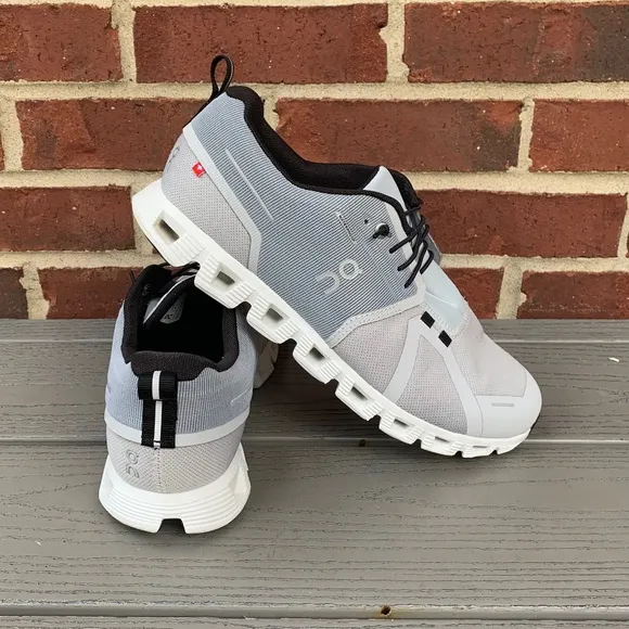 On Running Cloud 5 Waterproof Running Shoe