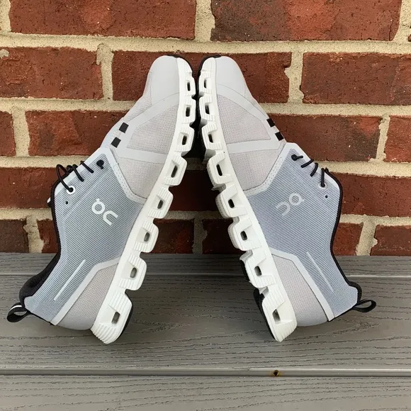 On Running Cloud 5 Waterproof Running Shoe