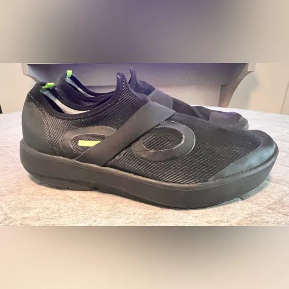 OOFOS Men’s Black OOmg Fiber Low Slip On Recovery Shoes Orig $150