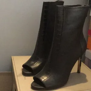 open toe shoes