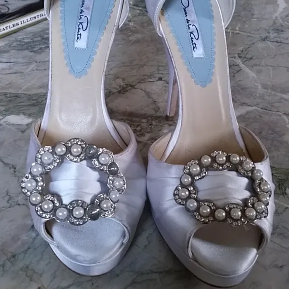 Oscar de la Renta satin shoes