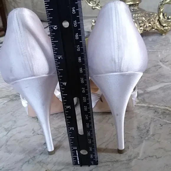 Oscar de la Renta satin shoes
